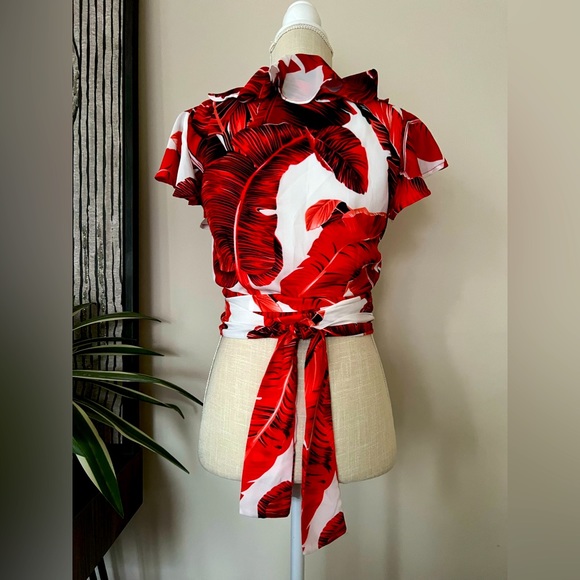 Banjul Red Tropical Banana Leaf Cropped Wrap Top size Medium - Picture 3 of 7